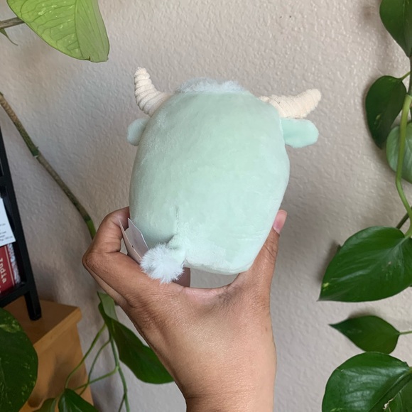 Squishmallows | Iver the Highland Cow | 4” - Picture 5 of 5